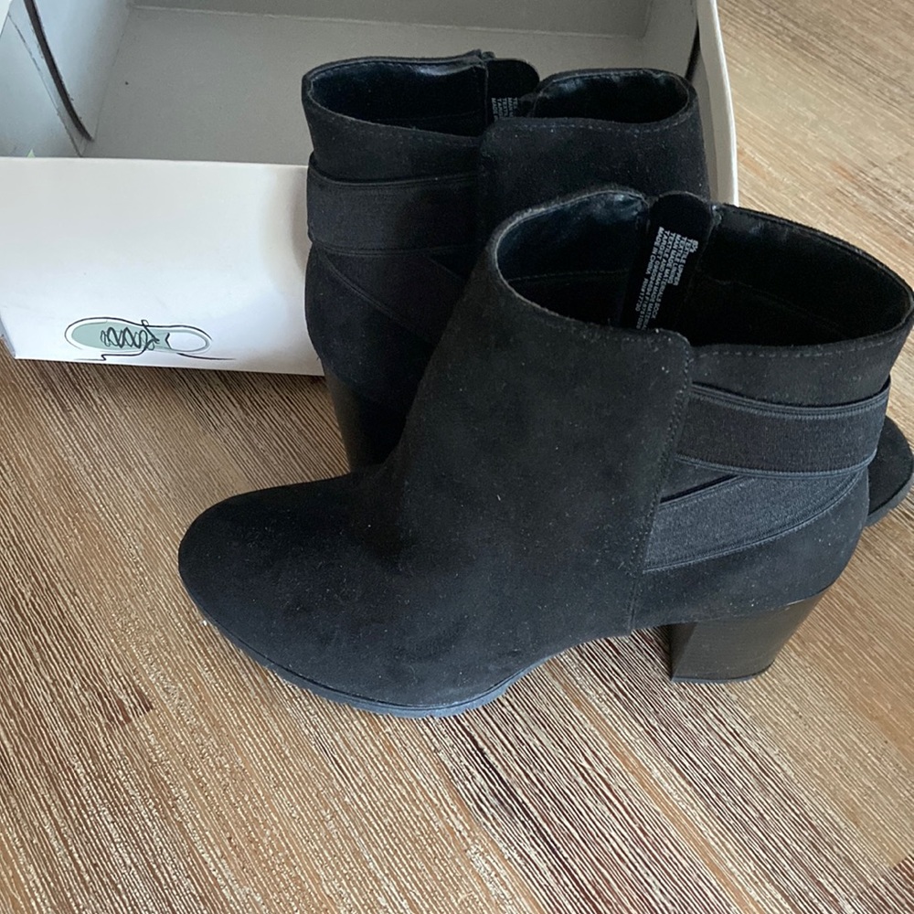 NEW “a new day” black boots size 8.5